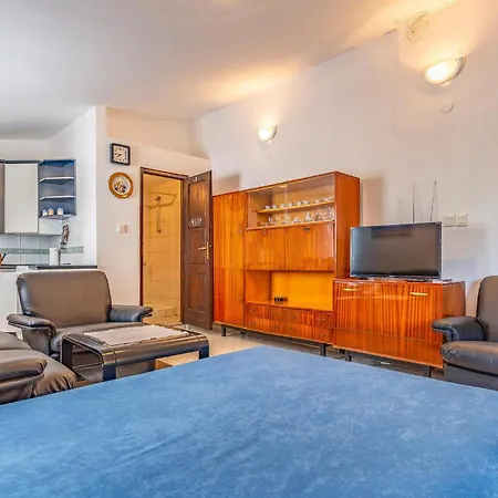 Apartment In With Wifi